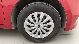 Used 2014 Hyundai Elite i20 [2014-2018] Sportz 1.4 CRDI Diesel Manual tyres RIGHT FRONT TYRE RIM VIEW