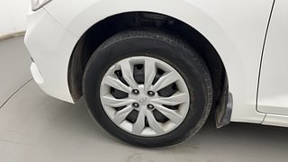 Used 2019 Hyundai Verna [2017-2020] 1.4 VTVT EX Petrol Manual tyres LEFT FRONT TYRE RIM VIEW