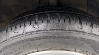 Used 2015 Hyundai Grand i10 Asta AT 1.2 Kappa VTVT Petrol Automatic tyres RIGHT FRONT TYRE TREAD VIEW