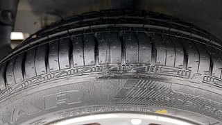 Used 2015 Hyundai Grand i10 [2013-2017] Asta AT 1.2 Kappa VTVT Petrol Automatic tyres RIGHT REAR TYRE TREAD VIEW