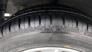Used 2015 Hyundai Grand i10 Asta AT 1.2 Kappa VTVT Petrol Automatic tyres RIGHT REAR TYRE TREAD VIEW