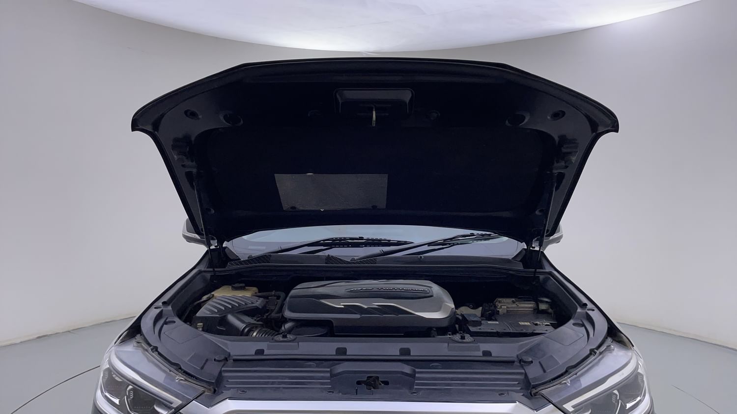 New MG Motors Gloster engine ENGINE & BONNET OPEN FRONT VIEW