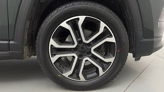 Used 2022 JEEP Compass Limited (O) 2.0 Diesel Diesel Manual tyres RIGHT FRONT TYRE RIM VIEW