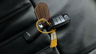 Used 2021 Kia Sonet HTX 1.5 Diesel Manual extra CAR KEY VIEW