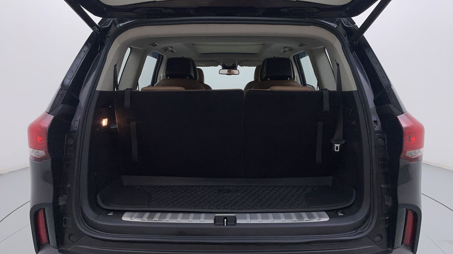 New MG Motors Gloster interior DICKY INSIDE VIEW