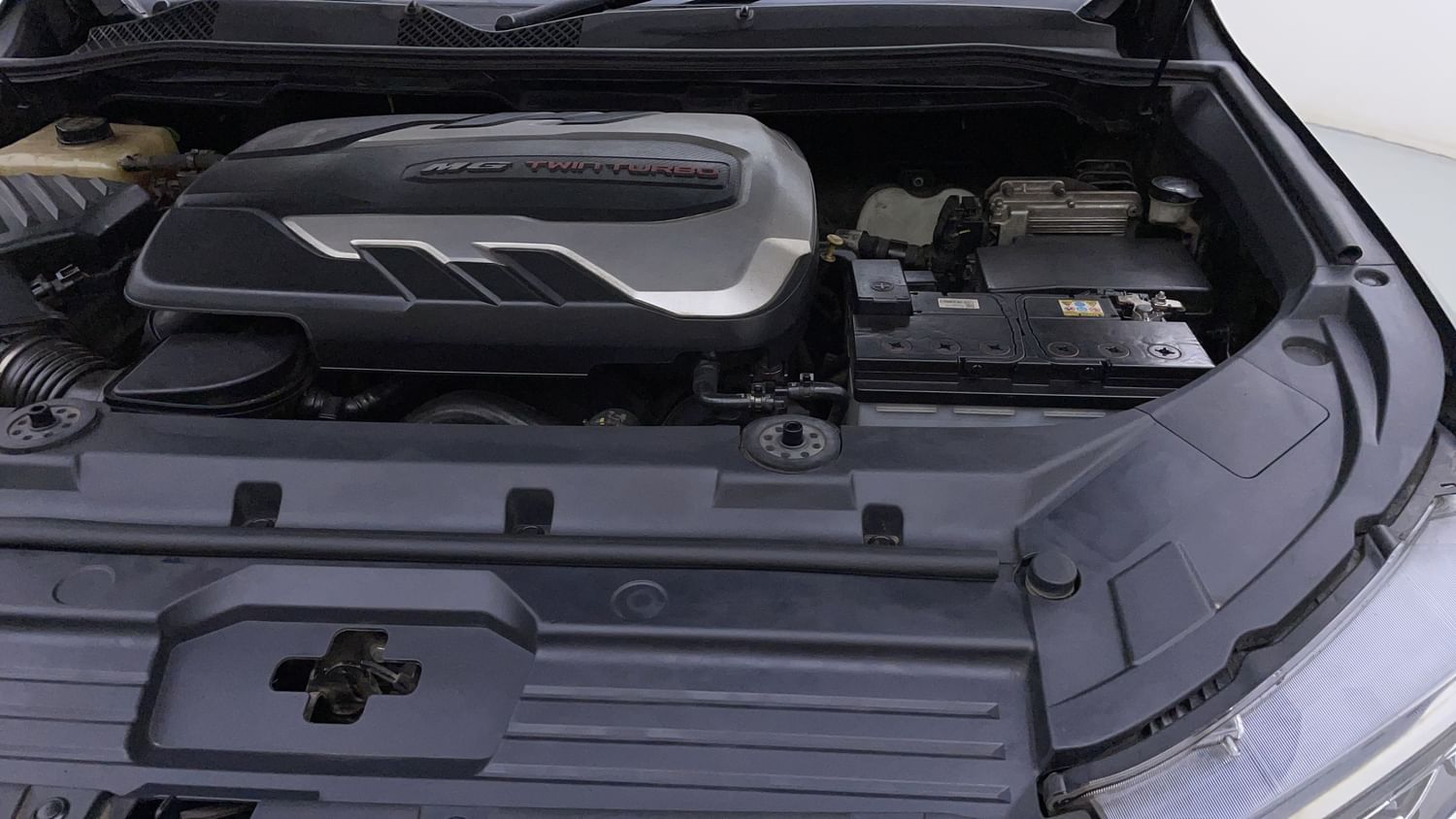 New MG Motors Gloster engine ENGINE LEFT SIDE VIEW