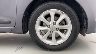 Used 2015 Hyundai Grand i10 [2013-2017] Asta AT 1.2 Kappa VTVT Petrol Automatic tyres RIGHT FRONT TYRE RIM VIEW