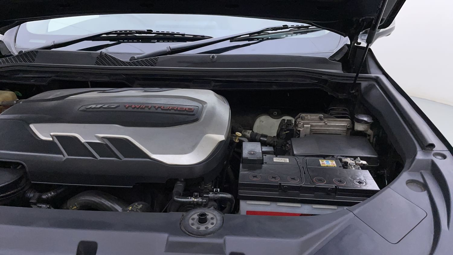 New MG Motors Gloster engine ENGINE LEFT SIDE HINGE & APRON VIEW