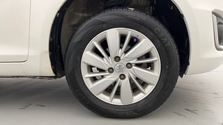 Used 2015 Maruti Suzuki Swift [2011-2017] ZXi Petrol Manual tyres RIGHT FRONT TYRE RIM VIEW