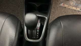 Used 2021 honda Amaze 1.5 VX CVT i-DTEC Diesel Automatic interior GEAR  KNOB VIEW