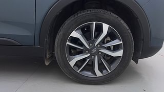 Used 2021 Mahindra XUV 300 W8 AMT (O) Diesel Diesel Automatic tyres RIGHT FRONT TYRE RIM VIEW