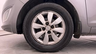 Used 2014 Hyundai i20 [2012-2014] Asta 1.4 CRDI Diesel Manual tyres LEFT FRONT TYRE RIM VIEW