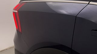 Used 2022 Mahindra XUV700 AX 7 Diesel AT AWD Luxury Pack 7 Diesel Automatic dents MINOR SCRATCH