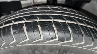 Used 2017 Renault Kwid [2015-2019] 1.0 RXL AMT Petrol Automatic tyres LEFT FRONT TYRE TREAD VIEW