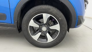 Used 2019 Tata Nexon [2017-2020] XZA Plus AMT Petrol Petrol Automatic tyres RIGHT FRONT TYRE RIM VIEW