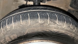 Used 2011 Maruti Suzuki Swift [2007-2011] VXi Petrol Manual tyres RIGHT FRONT TYRE TREAD VIEW