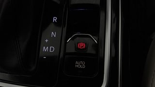 Used 2022 Mahindra XUV700 AX 7 Diesel AT AWD Luxury Pack 7 Diesel Automatic top_features Electronic parking brake
