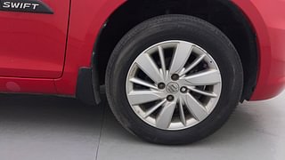 Used 2015 Maruti Suzuki Swift [2011-2017] ZXi Petrol Manual tyres RIGHT FRONT TYRE RIM VIEW