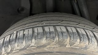 Used 2015 Nissan Terrano [2013-2017] XL D Plus Diesel Manual tyres RIGHT REAR TYRE TREAD VIEW