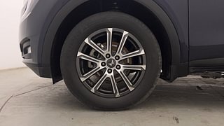 Used 2022 Mahindra XUV700 AX 7 Diesel AT AWD Luxury Pack 7 Diesel Automatic tyres LEFT FRONT TYRE RIM VIEW
