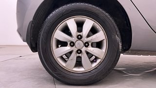 Used 2014 Hyundai i20 [2012-2014] Asta 1.4 CRDI Diesel Manual tyres RIGHT REAR TYRE RIM VIEW