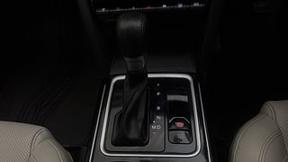 Used 2022 Mahindra XUV700 AX 7 Diesel AT AWD Luxury Pack 7 Diesel Automatic interior GEAR  KNOB VIEW