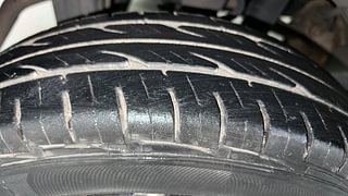 Used 2016 Maruti Suzuki Alto 800 [2016-2019] Lxi Petrol Manual tyres RIGHT REAR TYRE TREAD VIEW