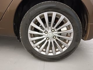 Used 2017 maruti-suzuki Ciaz Alpha Petrol Petrol Manual tyres LEFT REAR TYRE RIM VIEW