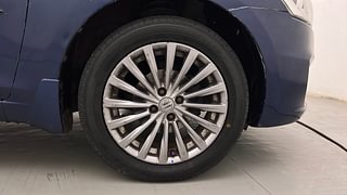 Used 2018 maruti-suzuki Ciaz Alpha Petrol Petrol Manual tyres RIGHT FRONT TYRE RIM VIEW