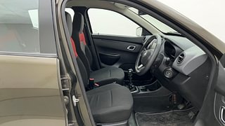 Used 2019 Renault Kwid [2015-2019] 1.0 RXT Opt Petrol Manual interior RIGHT SIDE FRONT DOOR CABIN VIEW