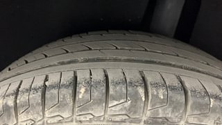 Used 2016 Maruti Suzuki Baleno [2015-2019] Zeta AT Petrol Petrol Automatic tyres LEFT REAR TYRE TREAD VIEW