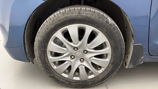 Used 2016 Maruti Suzuki Baleno [2015-2019] Zeta AT Petrol Petrol Automatic tyres LEFT FRONT TYRE RIM VIEW