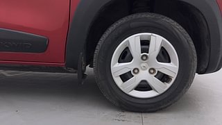 Used 2019 Renault Kwid [2015-2019] 1.0 RXT AMT Opt Petrol Automatic tyres RIGHT FRONT TYRE RIM VIEW