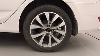 Used 2015 Hyundai Fluidic Verna 4S [2015-2018] 1.6 VTVT SX Petrol Manual tyres LEFT REAR TYRE RIM VIEW
