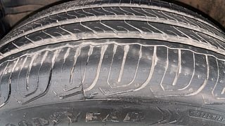 Used 2014 Honda Amaze [2013-2016] 1.2 S i-VTEC Petrol Manual tyres LEFT FRONT TYRE TREAD VIEW