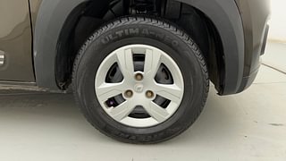 Used 2019 Renault Kwid [2015-2019] 1.0 RXT Opt Petrol Manual tyres RIGHT FRONT TYRE RIM VIEW