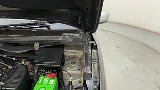 Used 2019 Renault Kwid [2015-2019] 1.0 RXT Opt Petrol Manual engine ENGINE LEFT SIDE HINGE & APRON VIEW