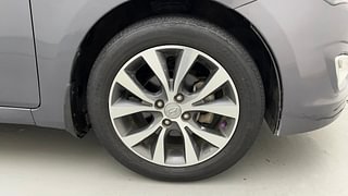 Used 2017 Hyundai Fluidic Verna 4S [2015-2018] 1.6 VTVT SX AT Petrol Automatic tyres RIGHT FRONT TYRE RIM VIEW