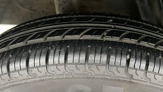 Used 2019 Renault Kwid [2015-2019] 1.0 RXT Opt Petrol Manual tyres RIGHT REAR TYRE TREAD VIEW