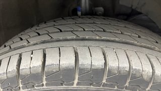 Used 2016 Maruti Suzuki Baleno [2015-2019] Zeta AT Petrol Petrol Automatic tyres RIGHT FRONT TYRE TREAD VIEW