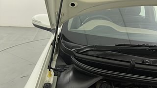 Used 2017 Hyundai Elite i20 [2014-2018] Asta 1.2 (O) Petrol Manual engine ENGINE RIGHT SIDE HINGE & APRON VIEW