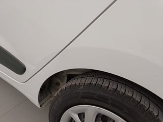Used 2018 Hyundai Grand i10 [2017-2020] Sportz 1.2 Kappa VTVT CNG (Outside Fitted) Petrol+cng Manual dents MINOR DENT