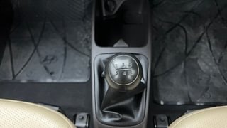 Used 2018 Hyundai Eon [2011-2018] Era + Petrol Manual interior GEAR  KNOB VIEW