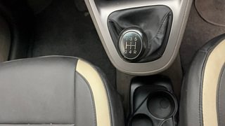 Used 2013 Hyundai i10 [2010-2016] Sportz 1.2 Petrol Petrol Manual interior GEAR  KNOB VIEW