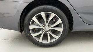 Used 2017 Hyundai Fluidic Verna 4S [2015-2018] 1.6 VTVT SX AT Petrol Automatic tyres RIGHT REAR TYRE RIM VIEW