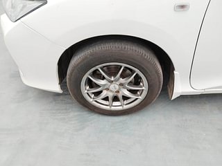 Used 2015 Honda City [2014-2017] SV Petrol Manual tyres LEFT FRONT TYRE RIM VIEW