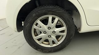 Used 2015 Honda Brio [2011-2016] VX MT Petrol Manual tyres RIGHT REAR TYRE RIM VIEW