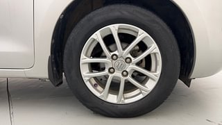 Used 2018 Maruti Suzuki Swift [2017-2020] ZDI AMT Diesel Automatic tyres RIGHT FRONT TYRE RIM VIEW