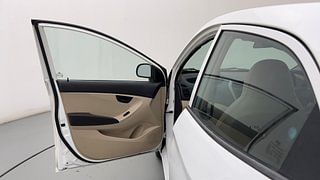 Used 2018 Hyundai Eon [2011-2018] Era + Petrol Manual interior LEFT FRONT DOOR OPEN VIEW