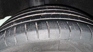 Used 2016 Maruti Suzuki Baleno [2015-2019] Zeta Petrol Petrol Manual tyres RIGHT REAR TYRE TREAD VIEW